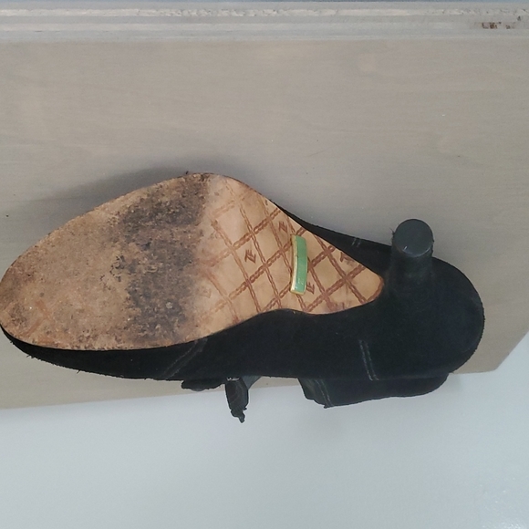 L.A.M.B black suede booties size 9 1/2 - Picture 5 of 7